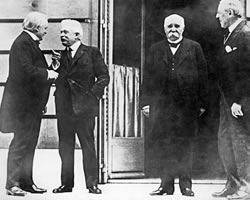 Lloyd George, Vittorio Emmanuele Orlando, Georges Clemenceau y Woodrow Wilson.