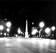 La Plaza de Mayo en la madrugada del 24 de marzo de 1976.