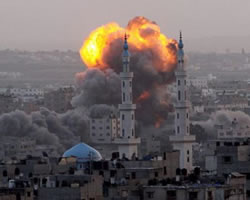 Bombardeo de Gaza por la aviación israelí.