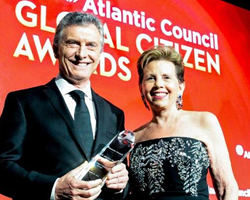 Macri premiado en Nueva York.