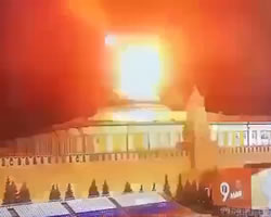 Drone explota al ser interceptado sobre el Kremlin.