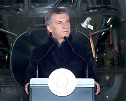 El presidente Macri anuncia el nuevo sistema de defensa.